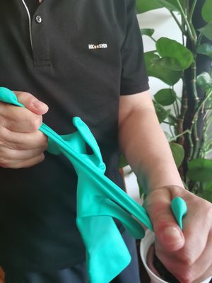 बनावट वाली उंगलियों की नोकें नीट्राइल दस्ताने का हरा 13 इंच टिकाऊ सुरक्षात्मक दस्ताने चिकित्सा औद्योगिक और प्रयोगशाला के लिए एकदम सही